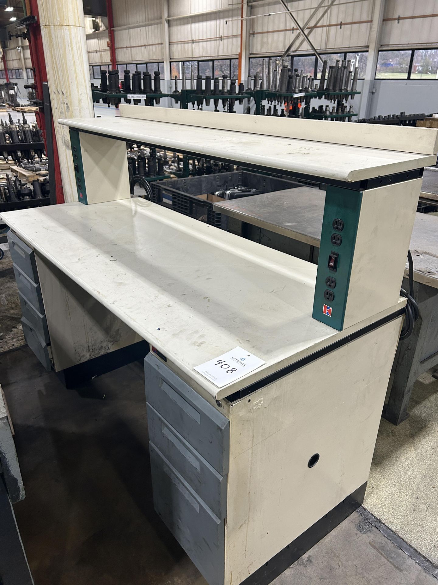 Service Riser Workbench Kewaunee Work Bench With Powered Riser (Location: B6)