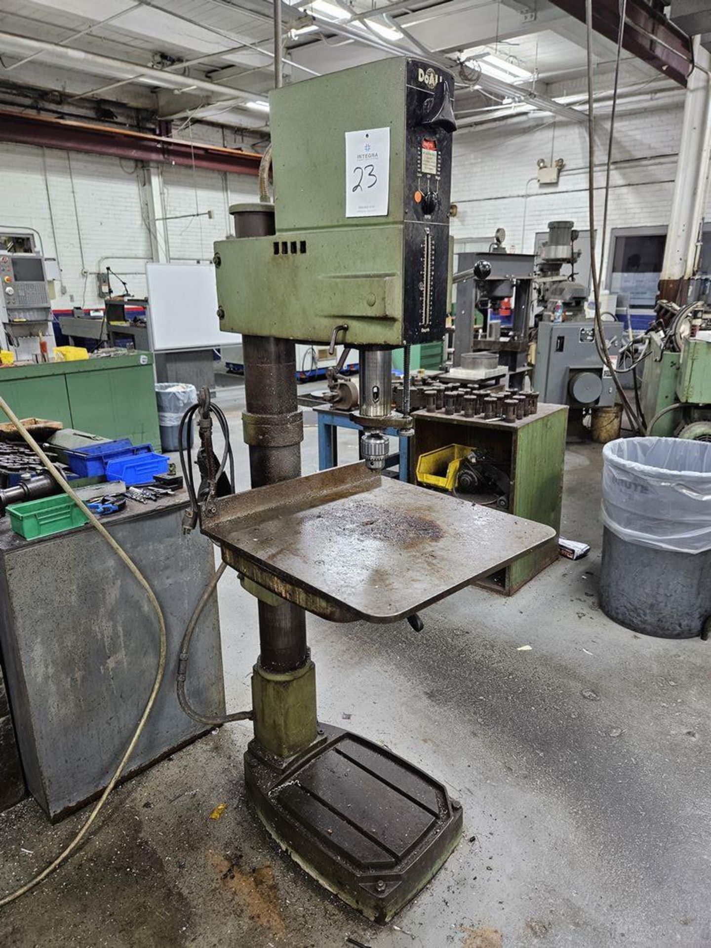 DoAll DGP24 Geared Head Drill Press, S/N 3-8403, (12) Spindle Speeds 90 ...