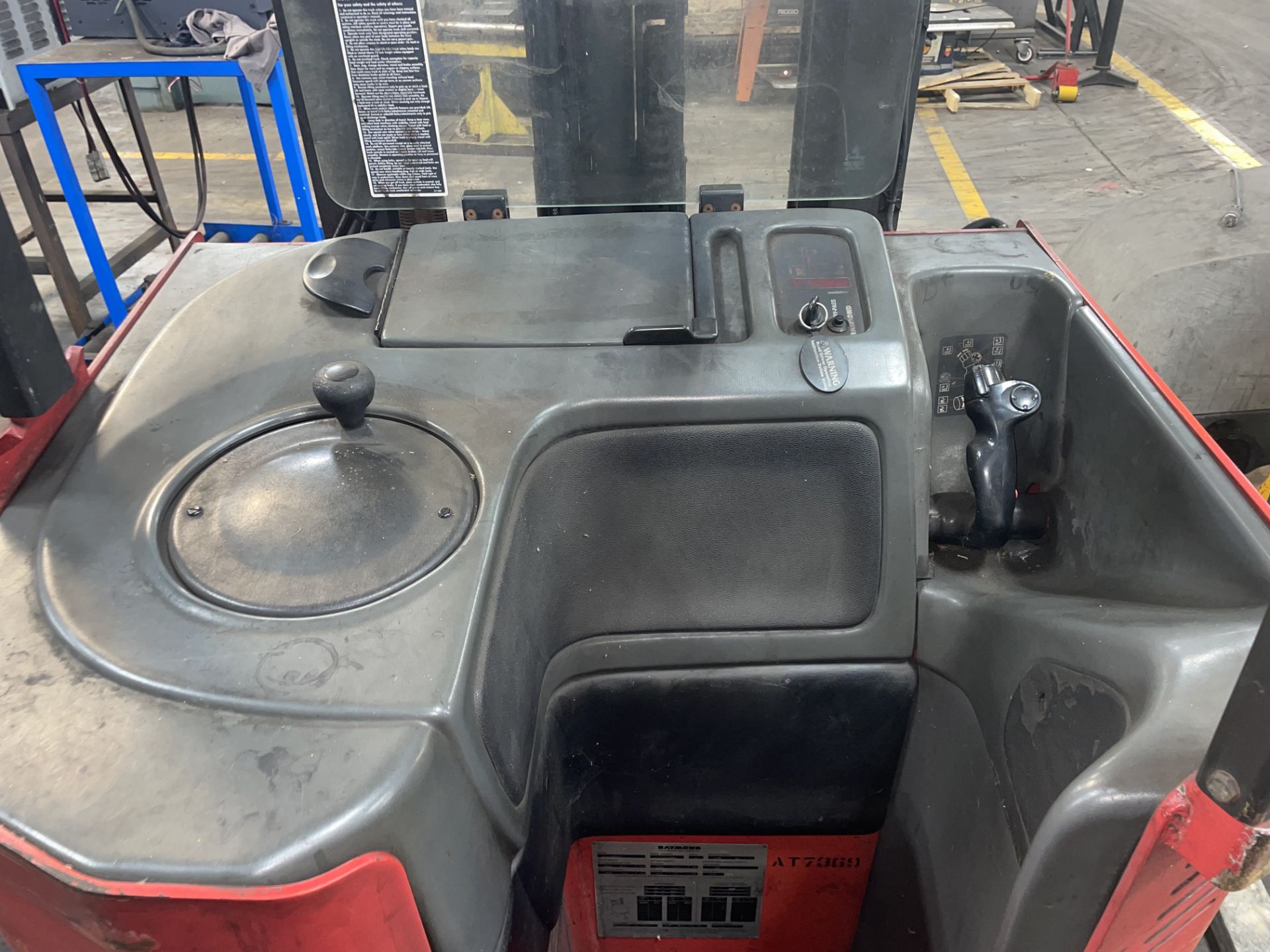 Raymond EASI R30TT Narrow Aisle Stand-Up Fork Lift, 24V, 3000Lb ...