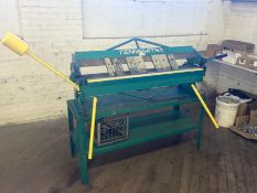 Tennsmith Mdl. HBU48 Box and Pan Finger Brake