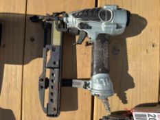 HITACHI PNEUMATIC STAPLER