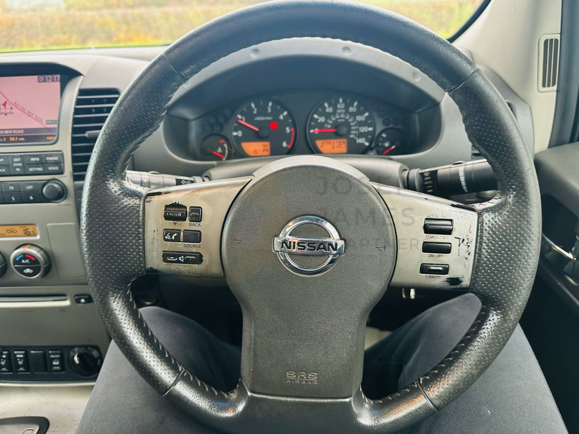 "ON SALE" NISSAN NAVARA *AVENTURA* DOUBLE CAB PICK-UP (2008 MODEL) 2.5 DCI - AUTOMATIC *SAT NAV* - Image 29 of 31