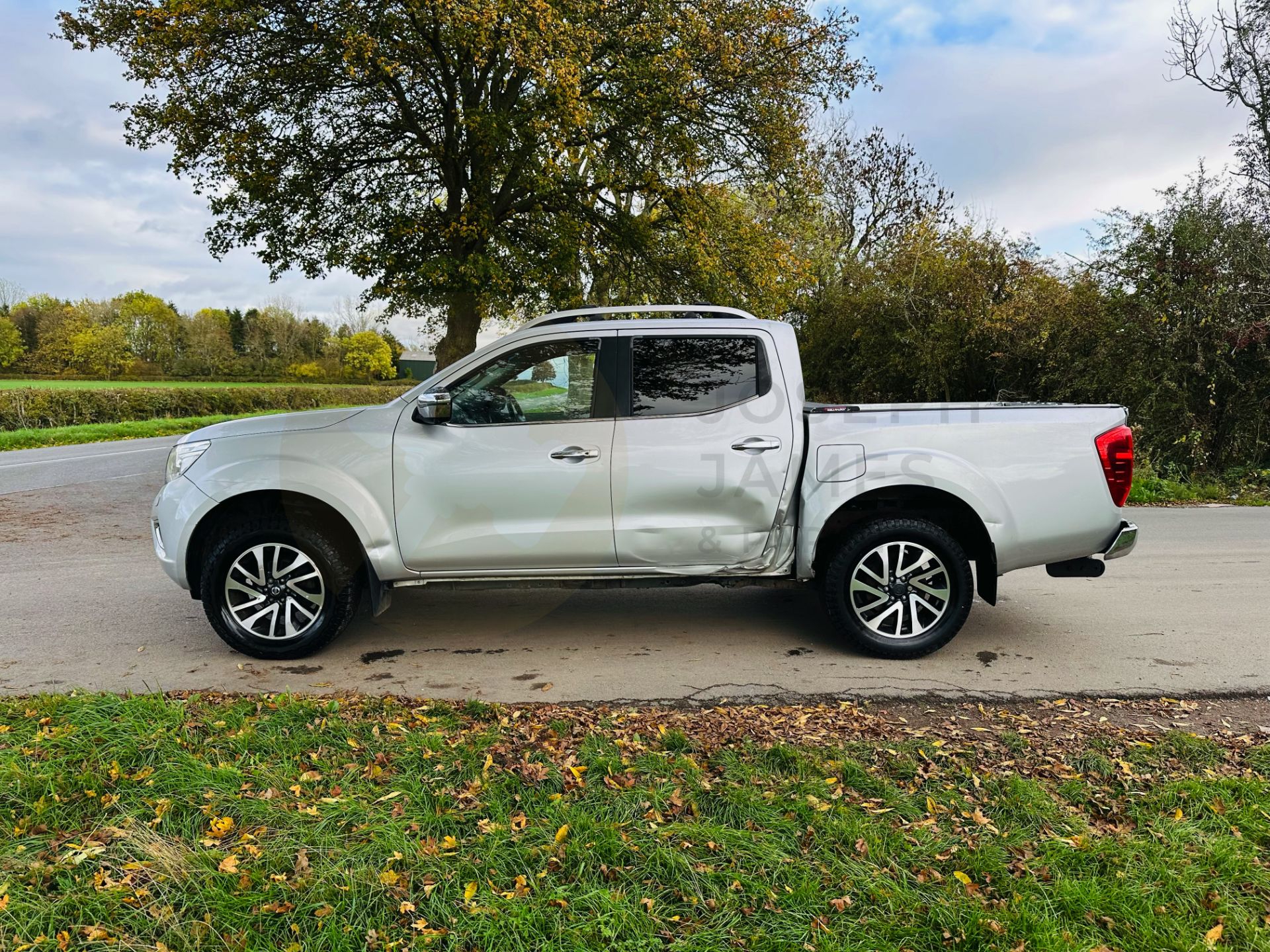 NISSAN NAVARA *TEKNA EDITION* DOUBLE CAB PICK-UP (2018 - EURO 6) 2.3 DCI - AUTOMATIC *HUGE SPEC* - Image 6 of 23