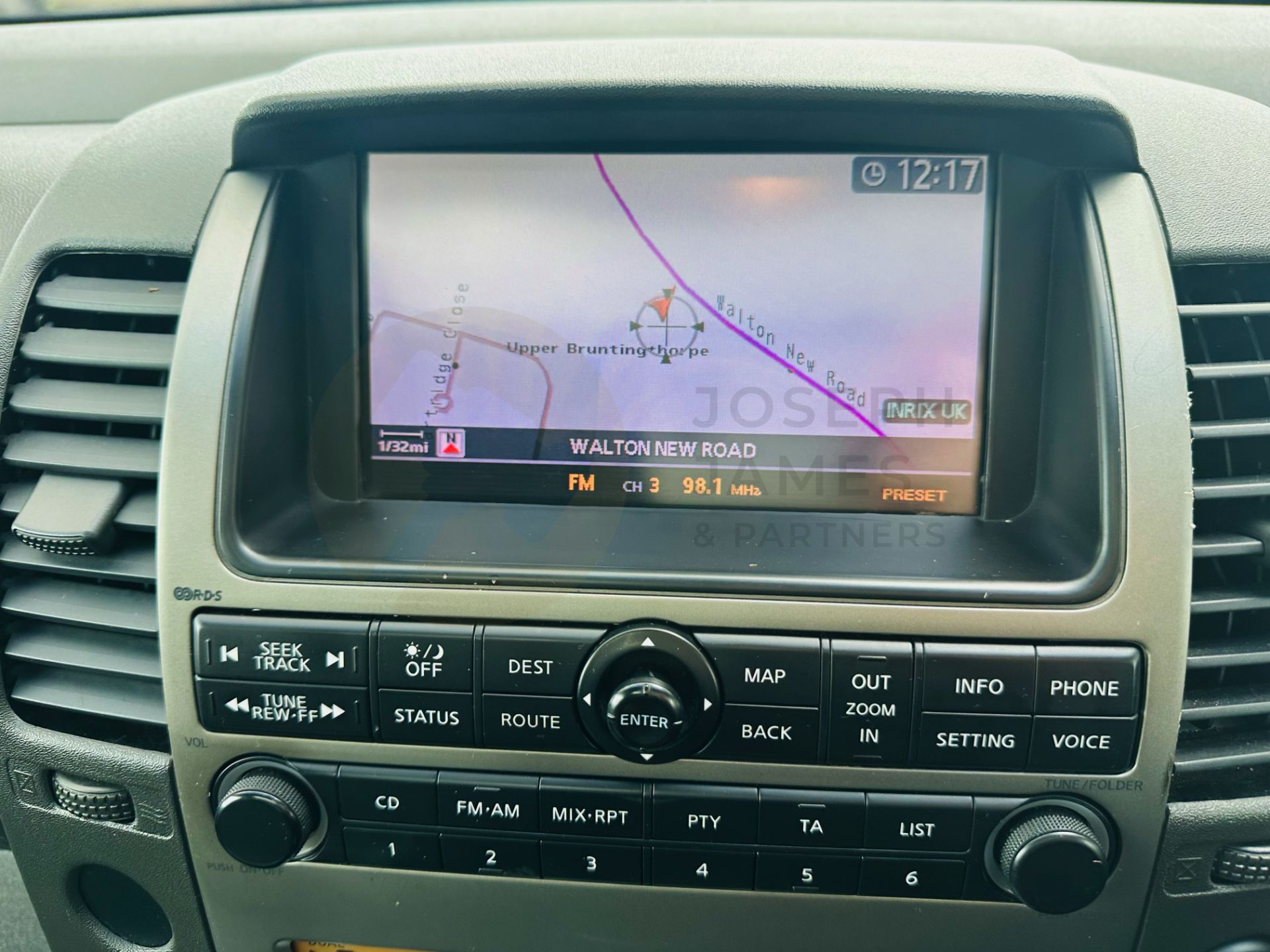 "ON SALE" NISSAN NAVARA *AVENTURA* DOUBLE CAB PICK-UP (2008 MODEL) 2.5 DCI - AUTOMATIC *SAT NAV* - Image 28 of 31