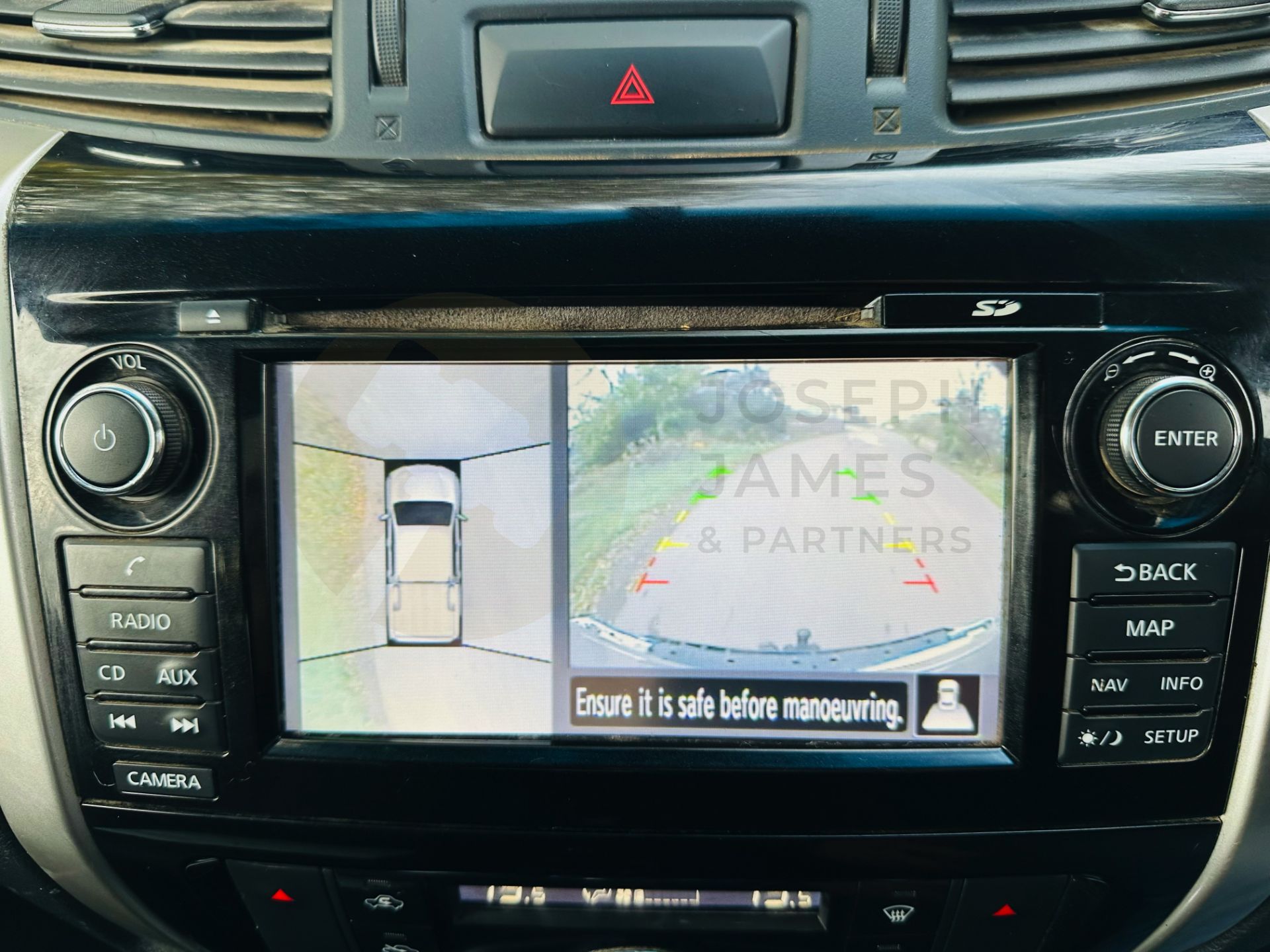 NISSAN NAVARA *TEKNA EDITION* DOUBLE CAB PICK-UP (2018 - EURO 6) 2.3 DCI - AUTOMATIC *HUGE SPEC* - Image 20 of 23