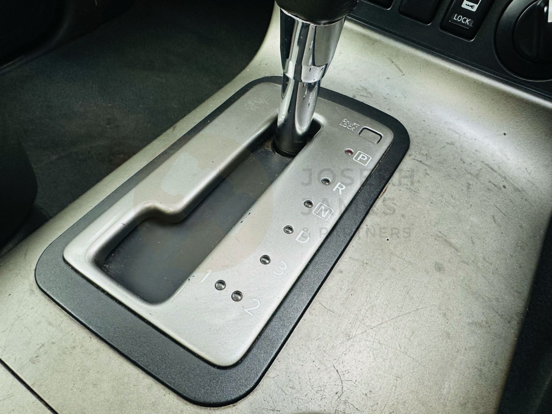 "ON SALE" NISSAN NAVARA *AVENTURA* DOUBLE CAB PICK-UP (2008 MODEL) 2.5 DCI - AUTOMATIC *SAT NAV* - Image 25 of 31