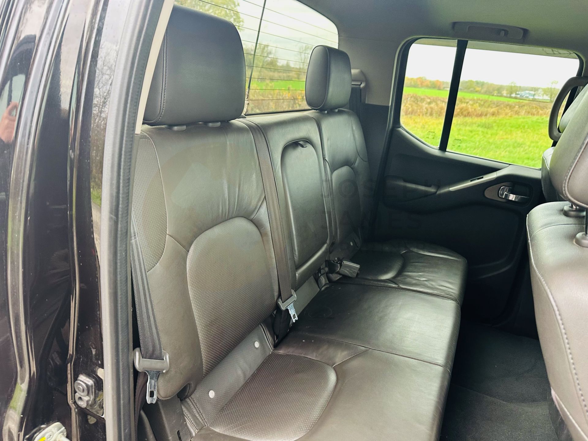 "ON SALE" NISSAN NAVARA *AVENTURA* DOUBLE CAB PICK-UP (2008 MODEL) 2.5 DCI - AUTOMATIC *SAT NAV* - Image 12 of 31