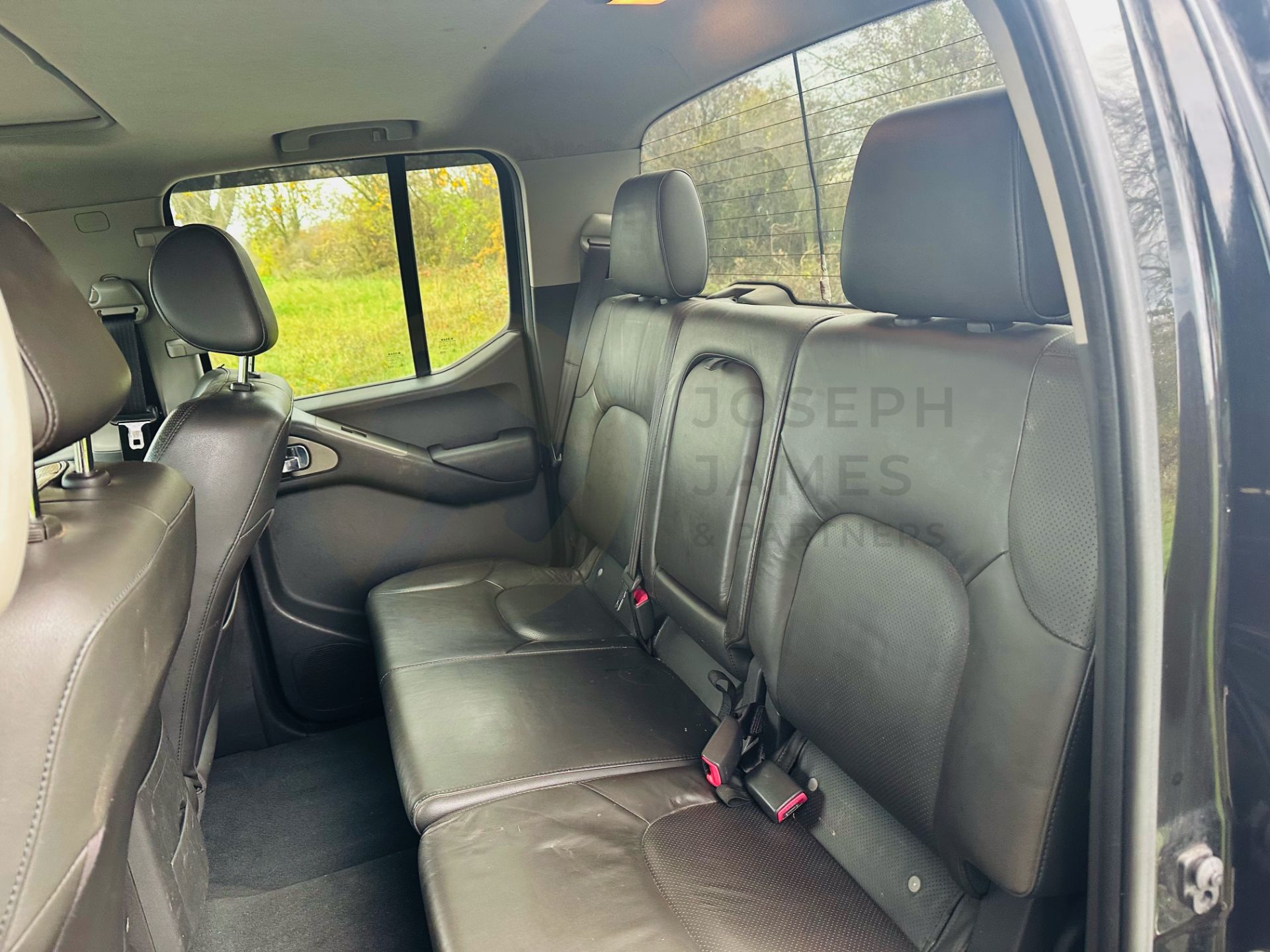 "ON SALE" NISSAN NAVARA *AVENTURA* DOUBLE CAB PICK-UP (2008 MODEL) 2.5 DCI - AUTOMATIC *SAT NAV* - Image 14 of 31