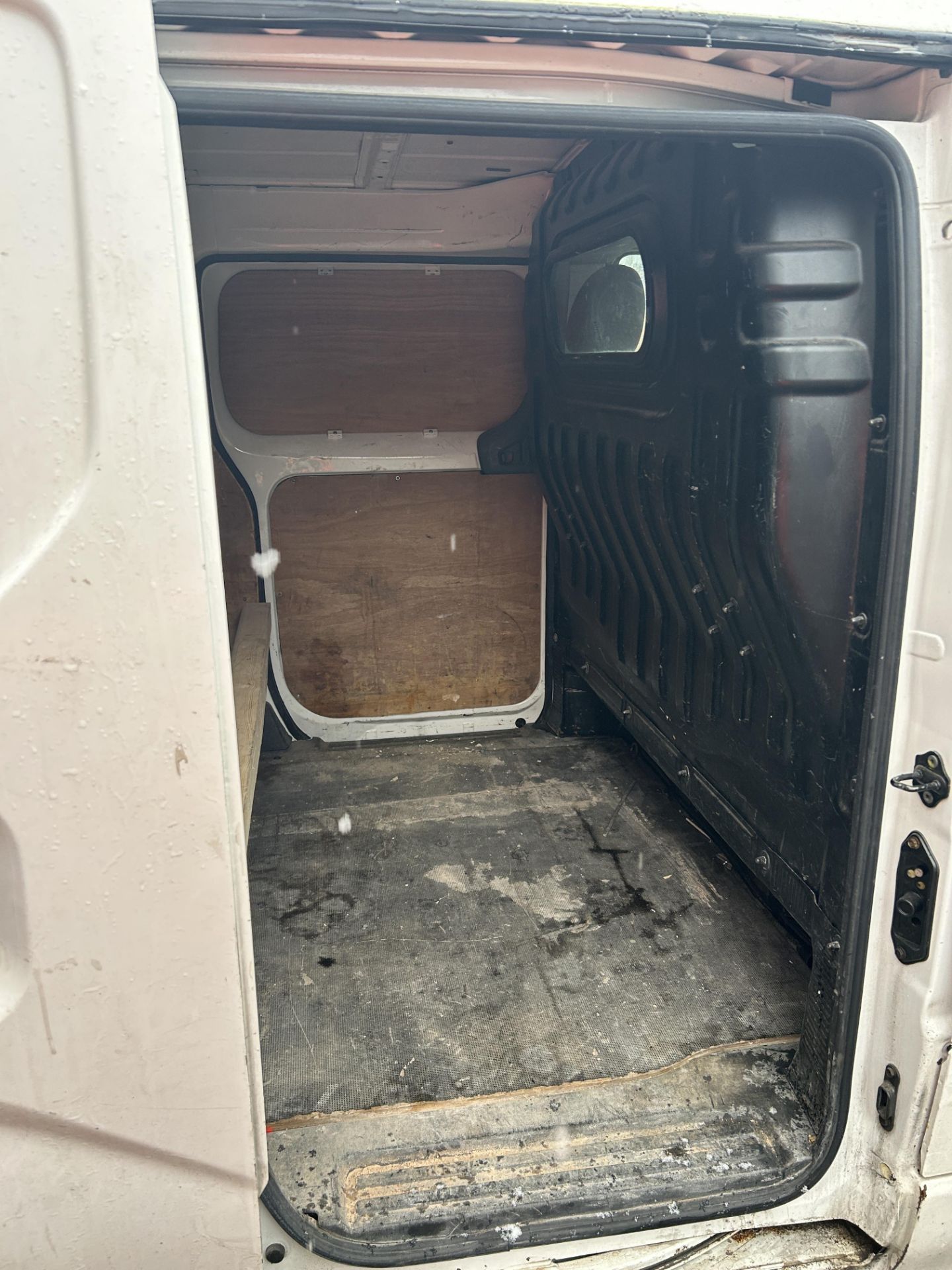 Nissan NV200 SE DCI Diesel Car Derived Van | White | Manual | SH61 HHS | 169,418 Miles - Image 10 of 15