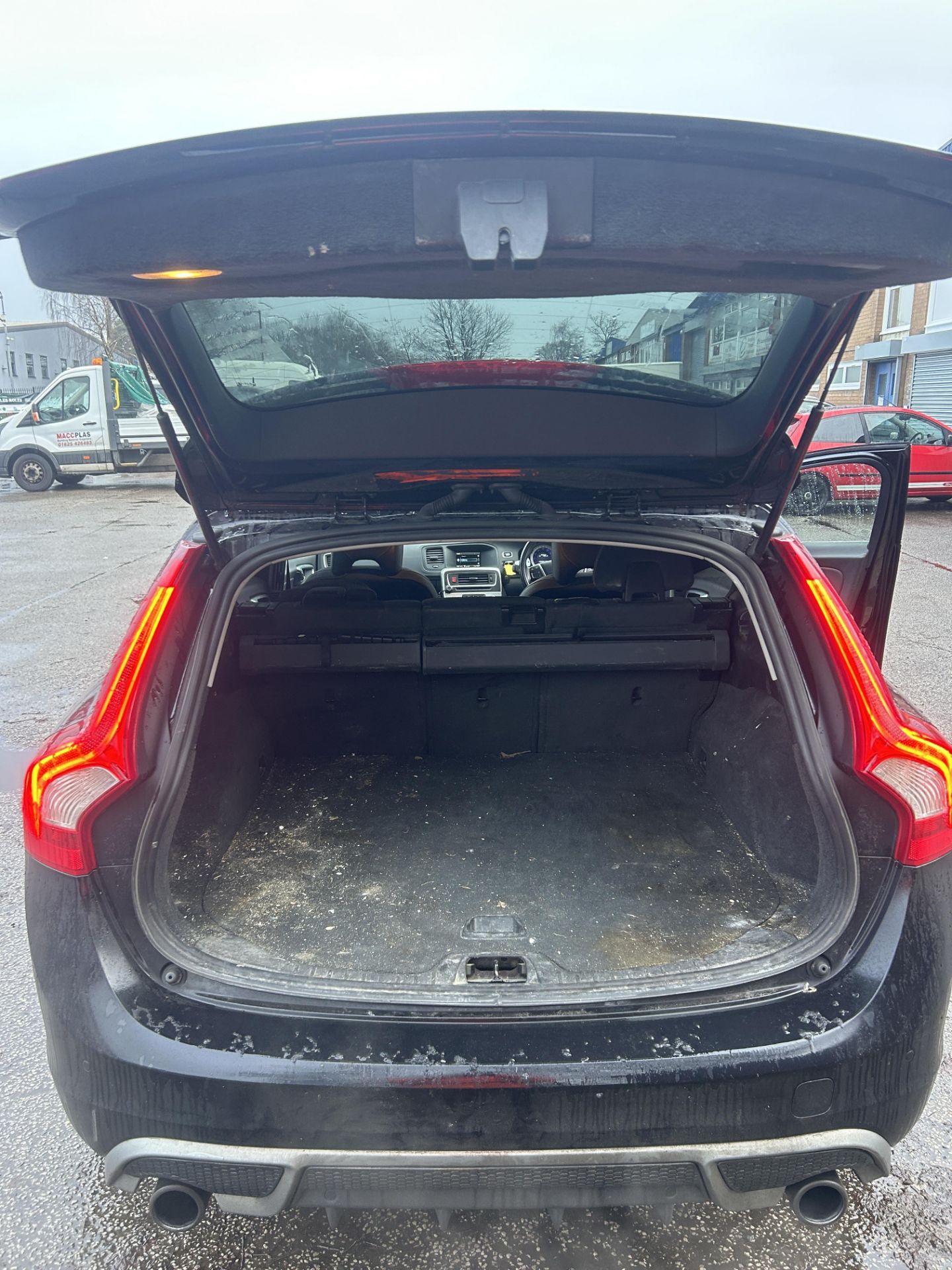 Volvo V60 R-Design D2 Diesel Estate | Black | Manual | KT62 ESF | 99,754 Miles - Image 8 of 21