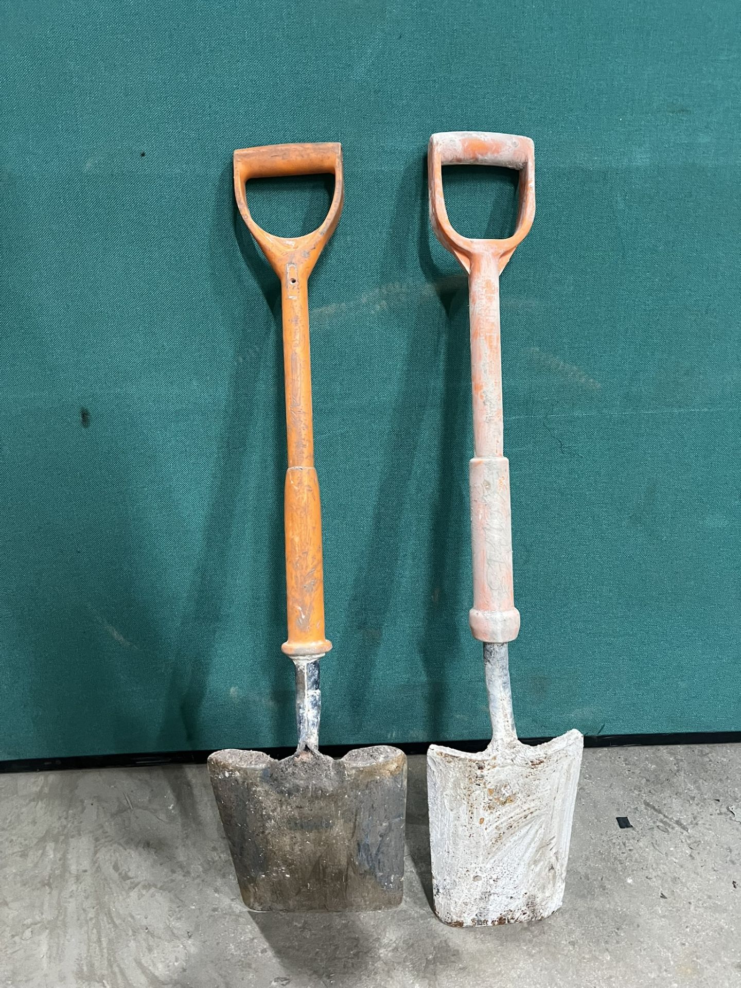 2 x Shovels - Image 2 of 2
