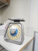 Taylor table top dry scale 32oz