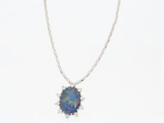 Kette/Collier: feines weißgoldenes vintage Opal/Brillant Mittelteil-Collier