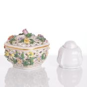 Deckeldose und Zuckerdose, Sächsische Porzellanfabrik zu Potschappel von Carl Thieme, Potschappel ab