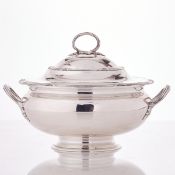 Deckelterrine mit Kreuzbandmuster