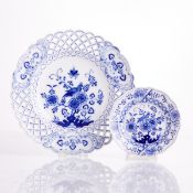 Durchbruchteller und Kuchenteller - Vogelmodell. Meissen 1850-1888 und 1981.