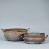 Paar kupferne Übertöpfe