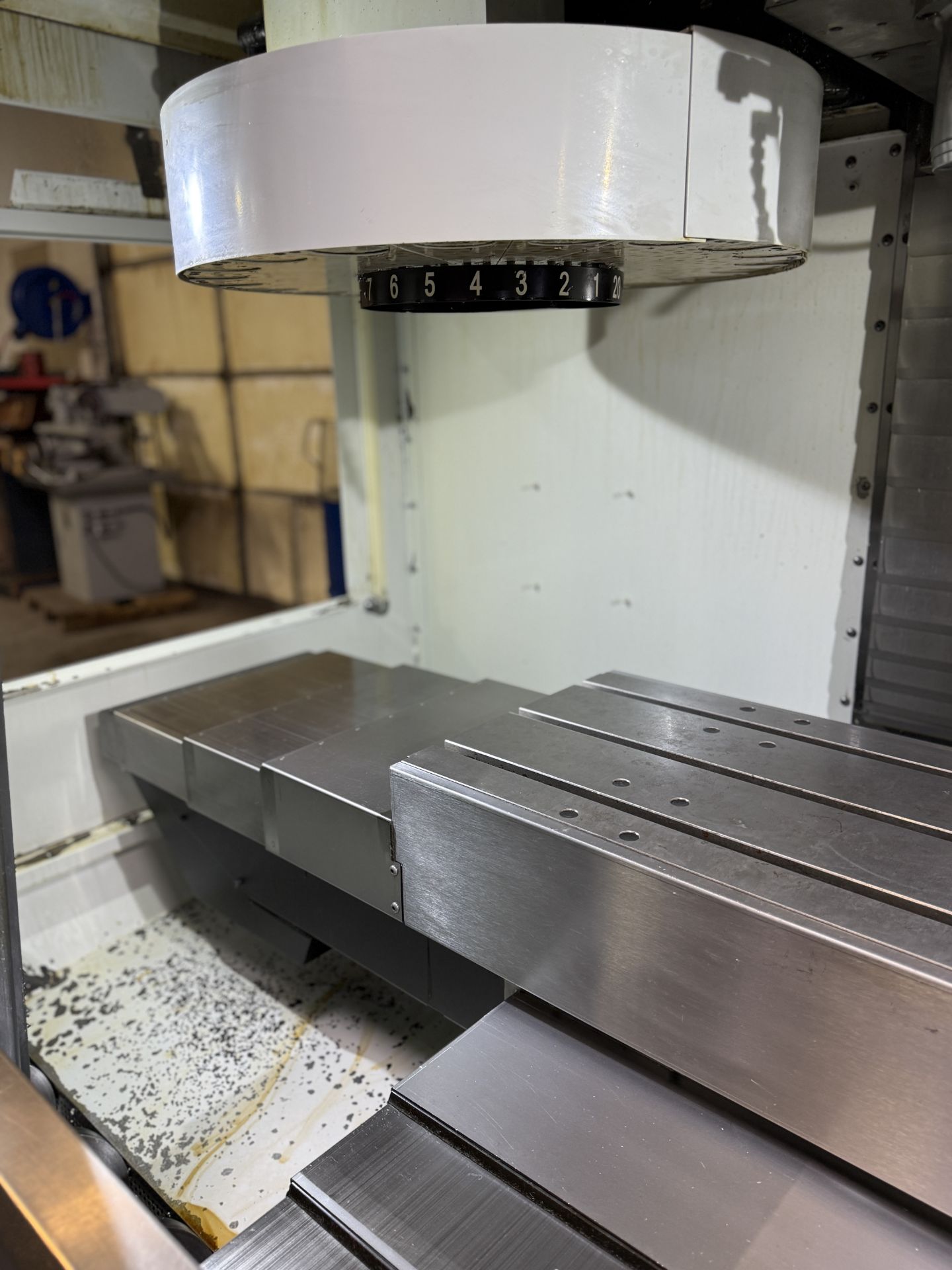 2014 Haas VF-2 CNC Vertical Machining Center, 20+1 Tool Changer, Haas Control, Chip Auger, HIL, P- - Image 18 of 28