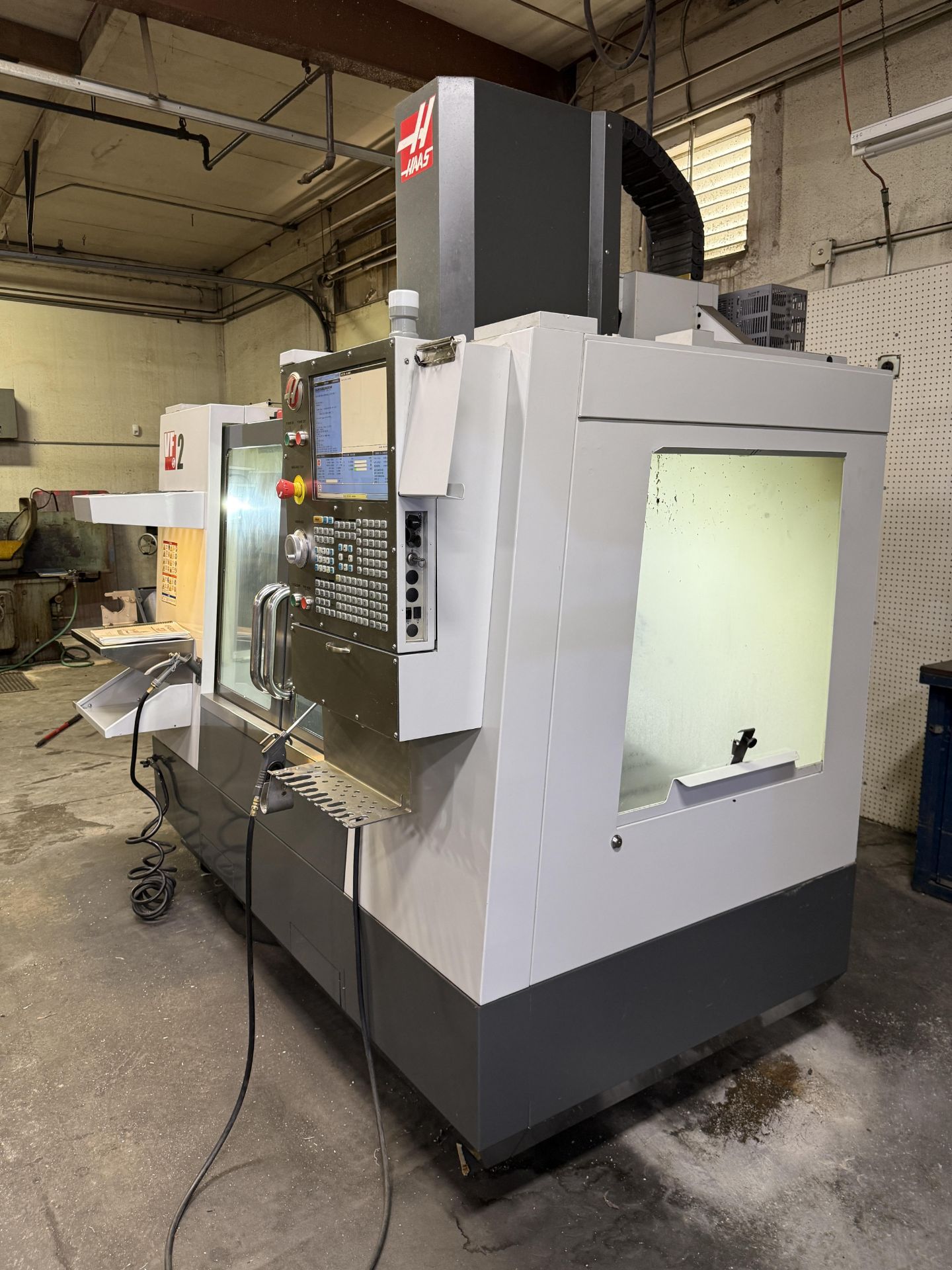 2014 Haas VF-2 CNC Vertical Machining Center, 20+1 Tool Changer, Haas Control, Chip Auger, HIL, P- - Image 5 of 28