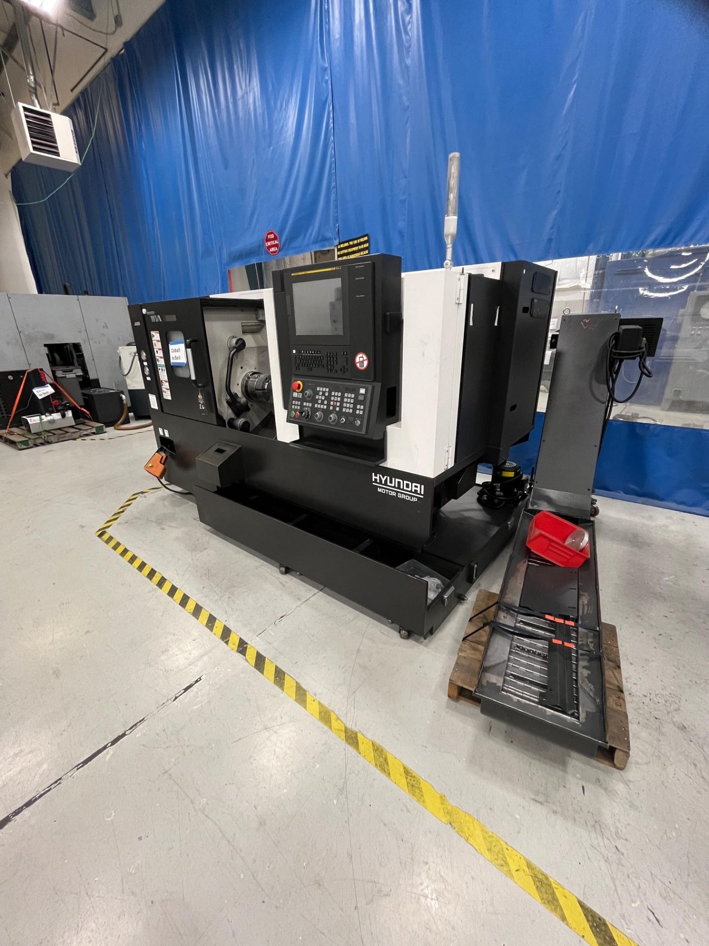 2021 Hyundai Wia SE2200L, CNC Lathe 8" Chuck, 2.6" Bar Capacity, 13.8" Turn Diameter, 4500 RPM - Image 2 of 7