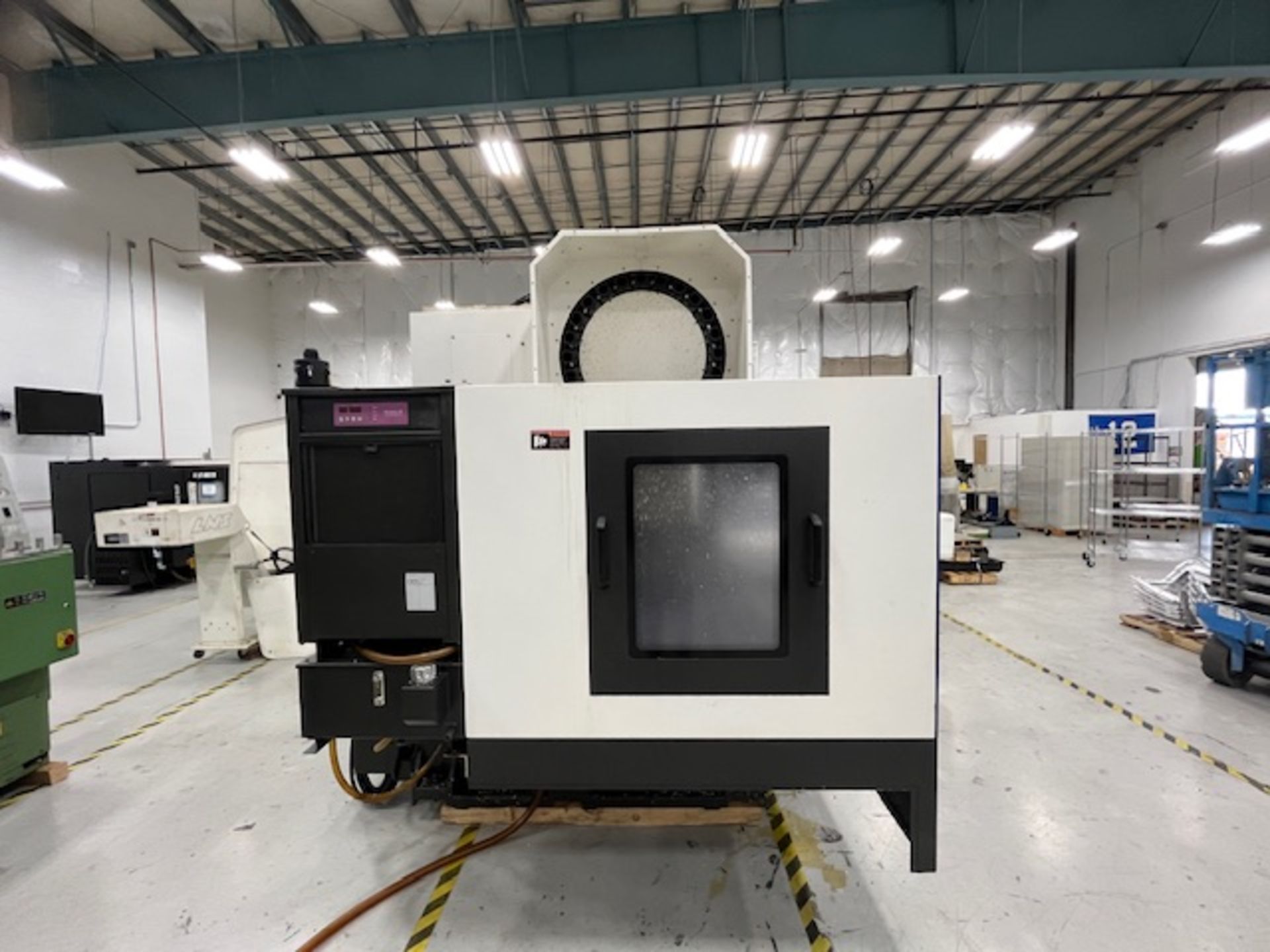 Hyundai Wia F 500 Vertical Machining Center, 42" X 20" X 25" X,Y,Z Travels, 10,000 RPM Spindle, - Image 4 of 8