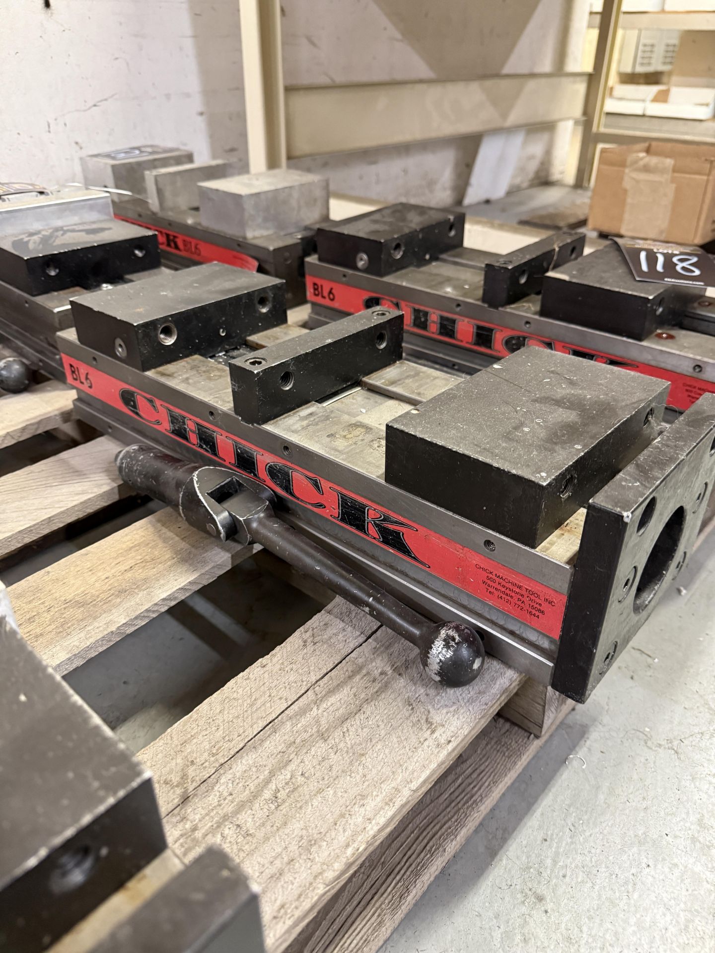 Chick Double Vise Model BL-6