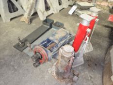 Jacks, Mini Jack Stands, Lift Accessories