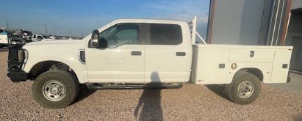2019 Ford F250 CrewCab Utility Body / 4X4 Gas V8 - Located: Midland, Texas