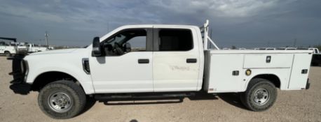2019 Ford F250 CrewCab Utility Body / 4X4 Gas V8 - Located: Midland, Texas