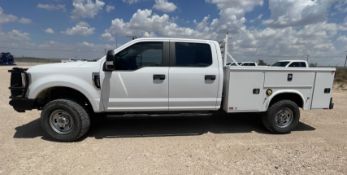 2019 Ford F250 CrewCab Pickup / 4X4 Gas V8 - Located: Midland, Texas