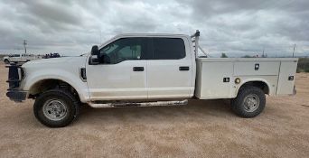 2019 Ford F250 CrewCab Utility Body / 4X4 Gas V8 - Located: Midland, Texas