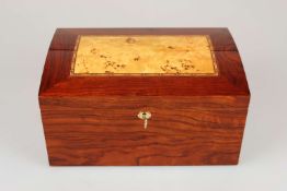 Humidor in Truhenform, poliertes Mahagoniholz