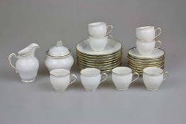 KPM, 8 Mokkagedecke mit Sahnegießer und Zuckerdose