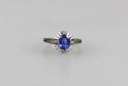 14K WG Ring mit blauem Farbstein