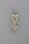 Brosche mit Diamantbesatz, wohl 750er Weißgold