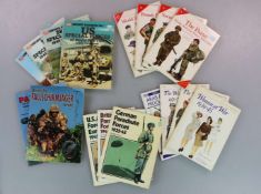 Konvolut von 17 militärischen Heften, vorwiegend Fallschirmjäger