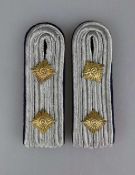 Paar Schulterstücke für einen Stabsarzt