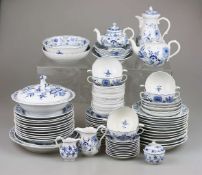 Meissen, gr. Resteservice, 135 Stück, Zwiebelmuster