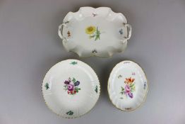 Meissen, 3 Schalen, Reliefdekor