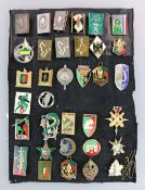 Fremdenlegion, Konvolut von 34 Abzeichen