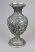 Persien, Bodenvase, Kupfer versilbert