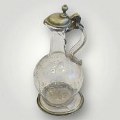 Feine Schnapskanne mit Zinnmontur