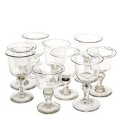 Neun Nachtlicht-Kelchgläser