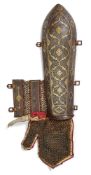 Arm- und Handschutz (bazuband). Stahl, koftgari. Iran. Kadscharen-Dynastie, 19. Jh.