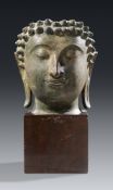 Großer Kopf des Buddha. Bronze. Thailand, Sukhothai. 14./15. Jh.