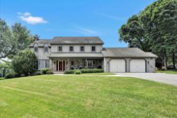 11.9 +/- ACRE FARMETTE