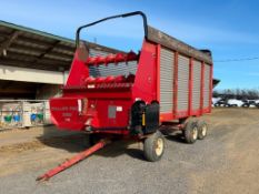 Miller Pro 5300 top fill forage wagon with new front end