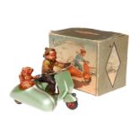 Ingap Vespa mit Beiwagen Nr. 809, mit Fahrerfigur und Bär, von 1952, gummibereift, Uhrwerk intakt, L