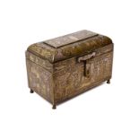 Ägyptische Truhe um 1810, Bronze, fein graviert, mit ägyptischen Motiven, Silber-Tauschierarbeit,