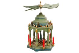 RARITÄT: Große ERZGEBIRGE Weihnachtspyramide, mit Bergmannszug, fein bemalte Massefiguren, Größe der